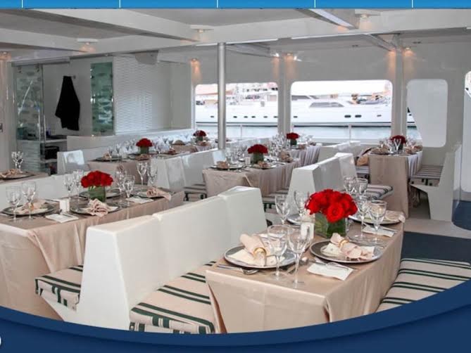 100' Party interior