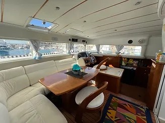 43' Lagoon salon