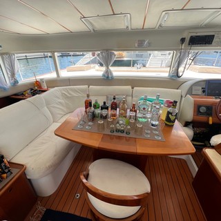 43' Lagoon interior