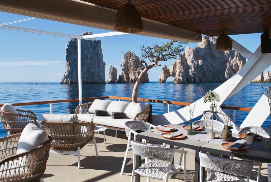 49' Deck lifestyle
