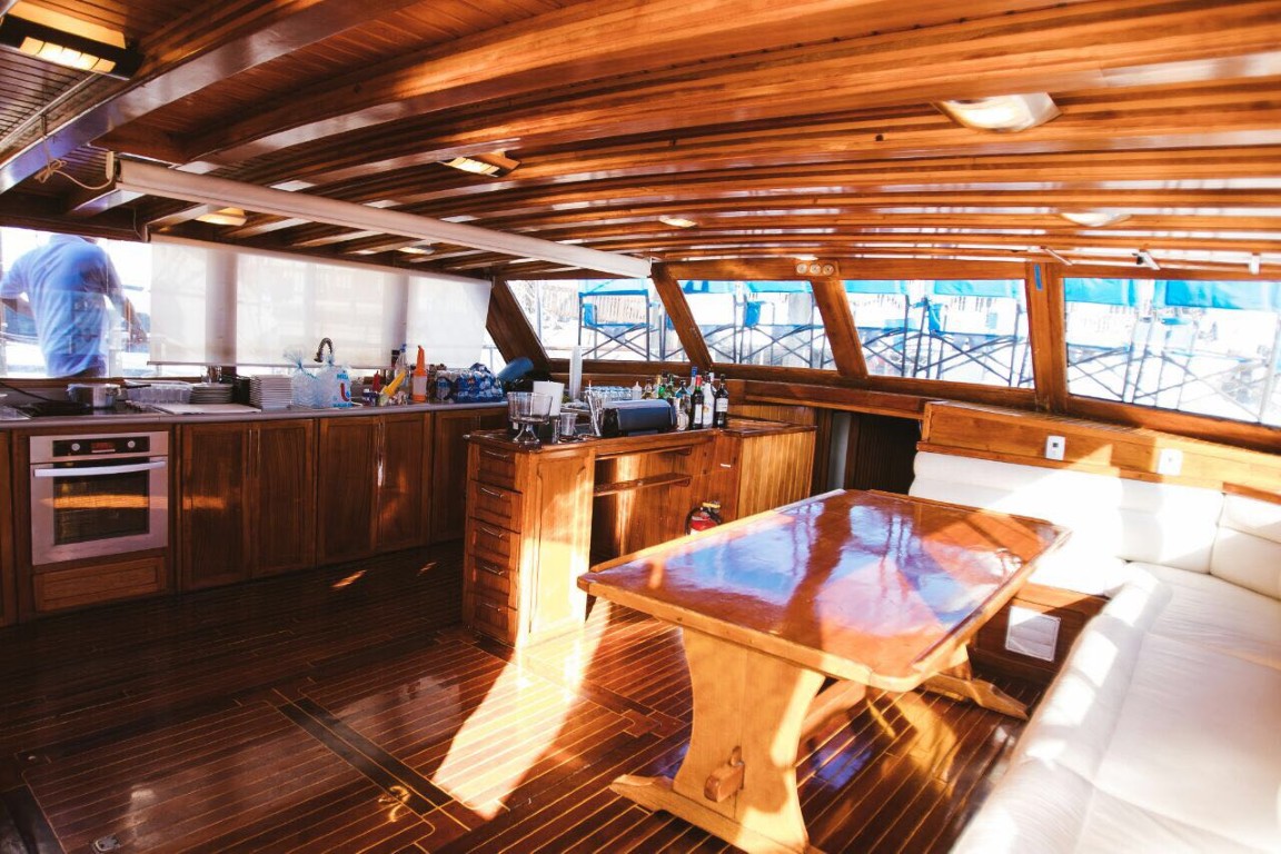 74' Sailing deck