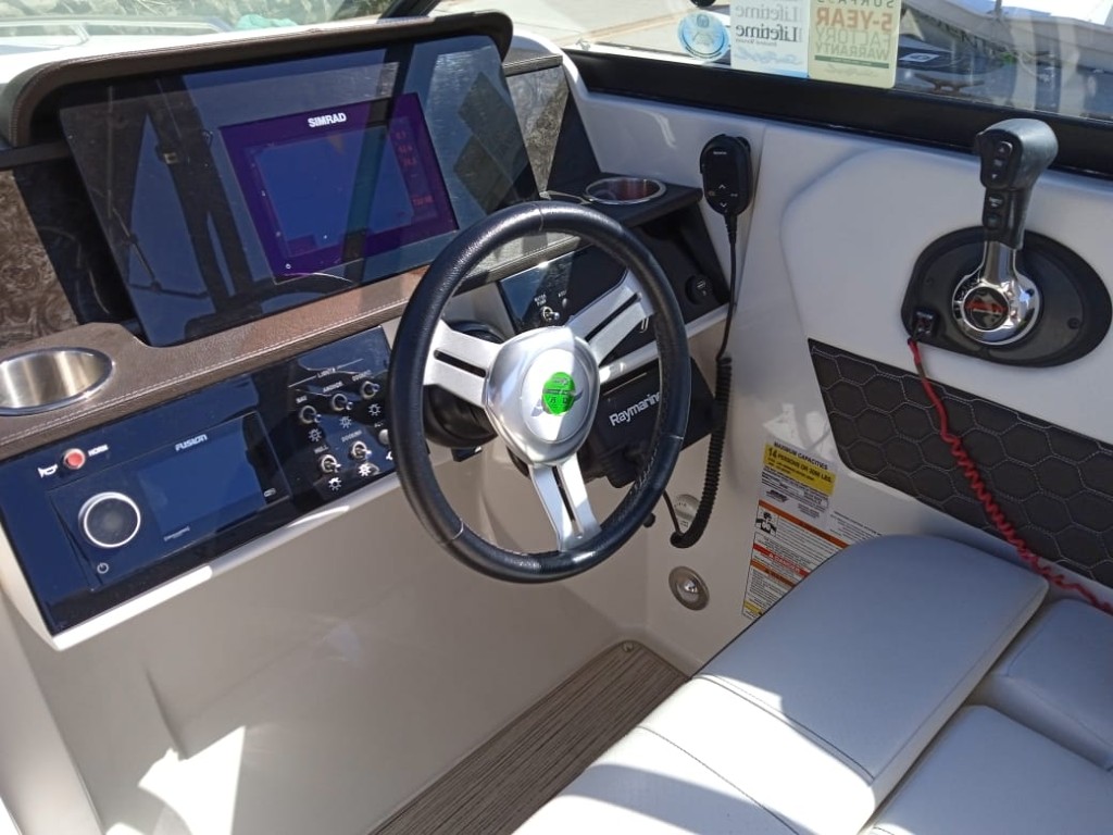 27' Sea Ray deck