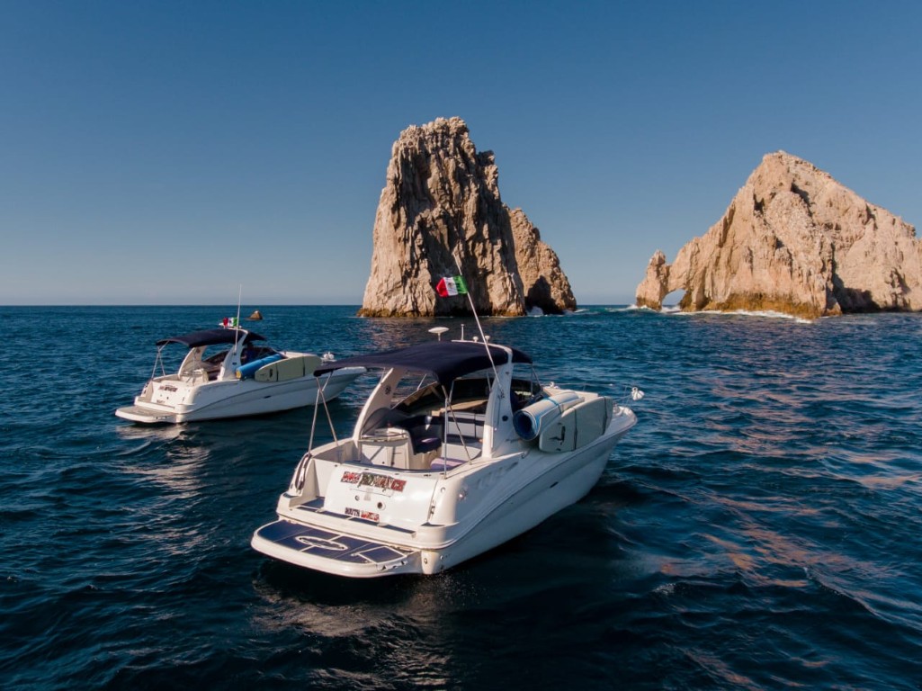 32' Sea Ray at sunset