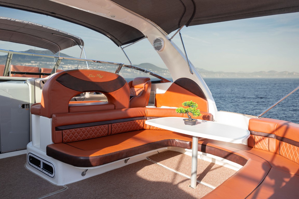 40' Sea Ray Yacht Victoria sunset