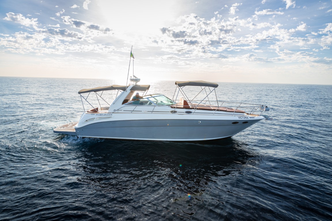 40' Sea Ray Yacht Victoria exterior