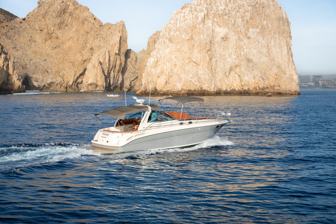 40' Sea Ray Yacht Victoria interior