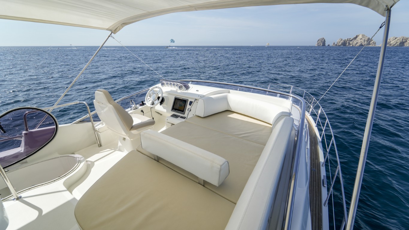 50' Azimut exterior