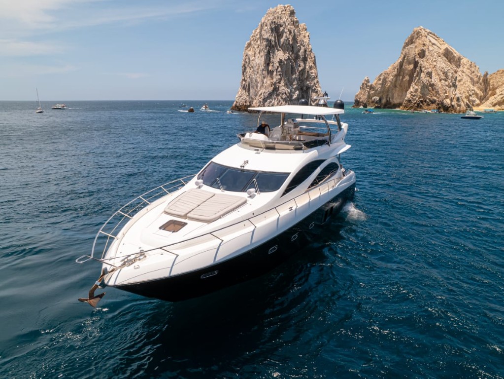 75ft Sunseeker Manhattan - Luxury Yacht Cabo